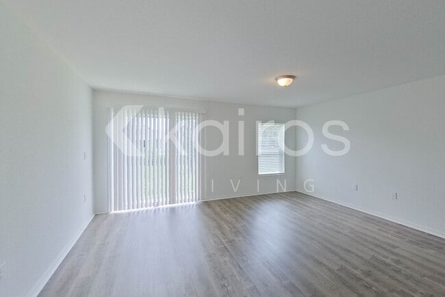 Photo - 158 Snedeker St