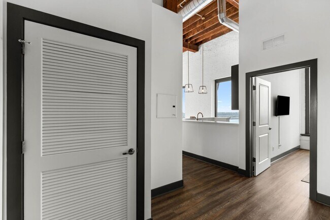 Photo - Peper Lofts @ Laclede's Landing Unidad 3F