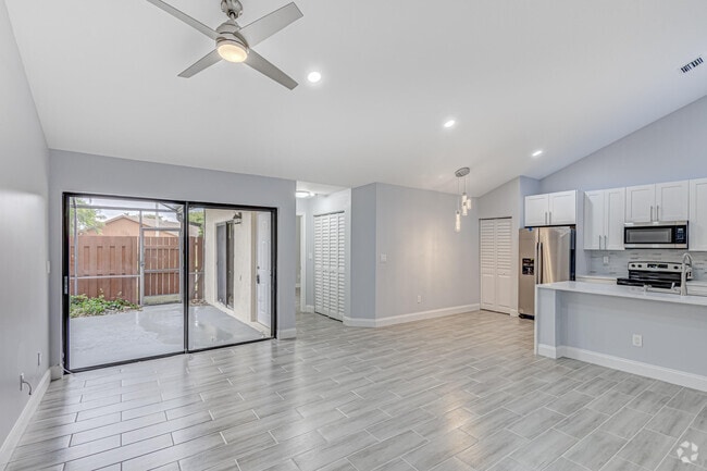 Building Photo - 1240 Summit Pl Cir Rental