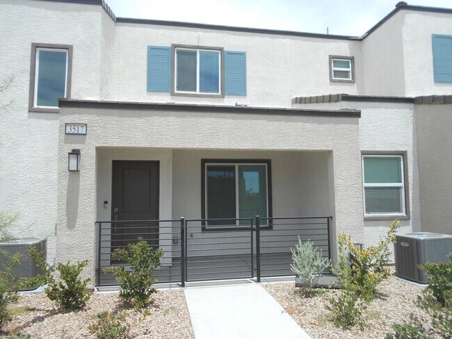 Modern 3-Bedroom With Open Floor Plan! - Modern 3-Bedroom With Open Floor Plan! Townhome