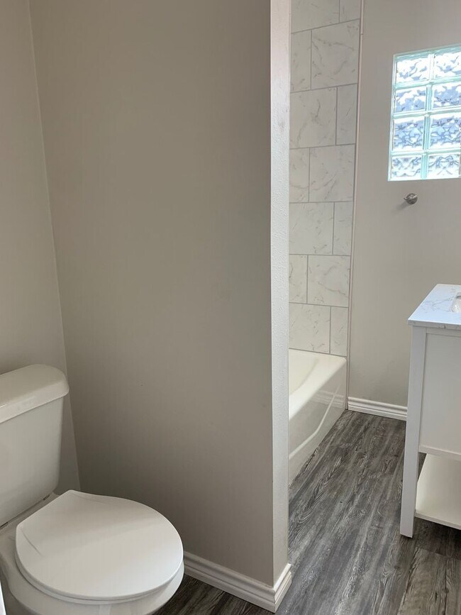 Photo - 4118 S Ong St