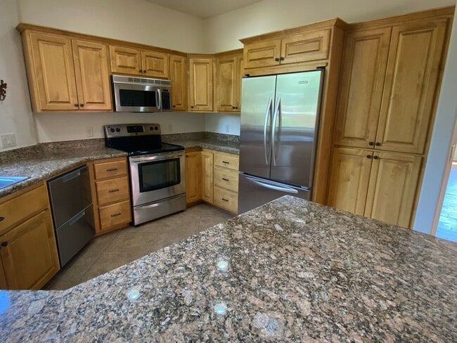 Photo - HOUSE - VILLAGE OF OAK CREEK