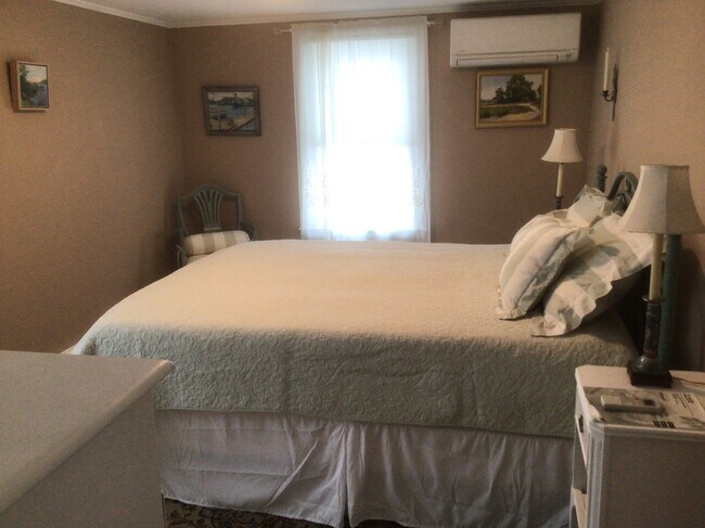 Master Bedroom - 44 Fordham Rd Unit Upstairs