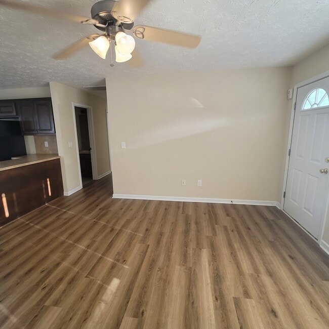 Photo - 815 Mill Pond Dr