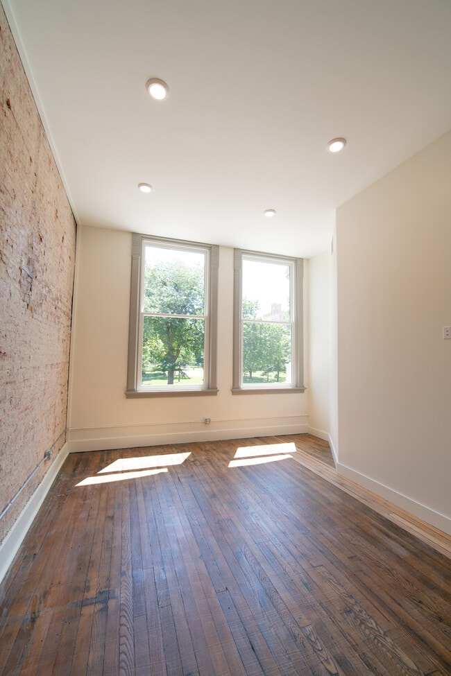 Living Room - 123 N 4th St Unit 301