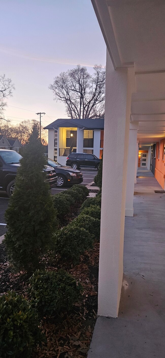 Photo - Country Club Apartments