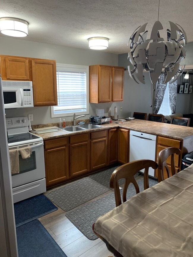 Photo - Gorgeous 2 Story, 3 bd/2.5 ba Townhome With Ample Space