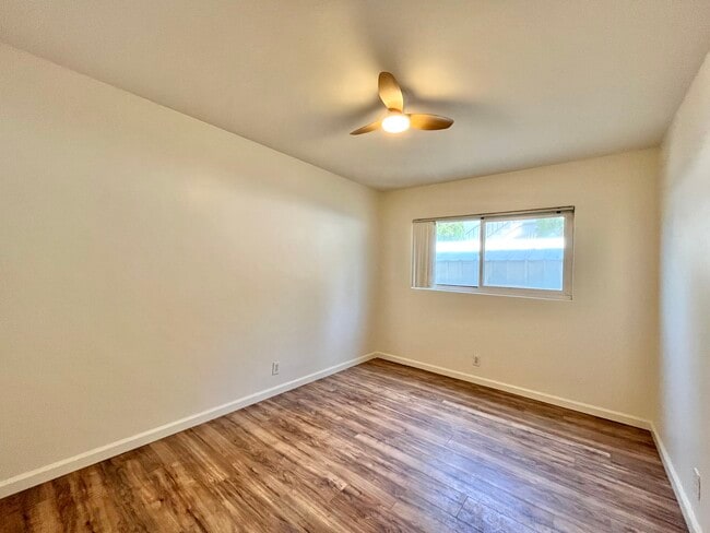 Building Photo - 335 E 1st St Unit 337 Rental