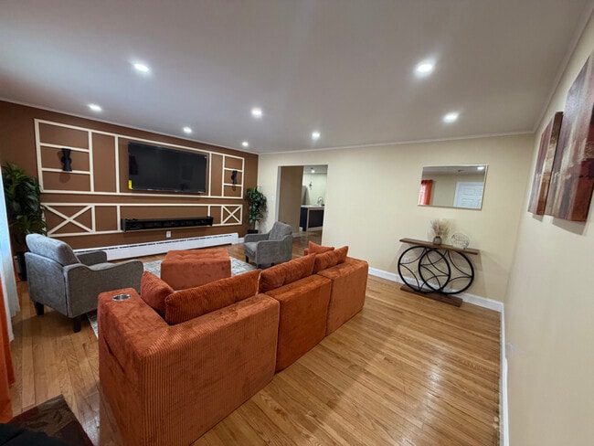 Photo - 44 Fullerton St