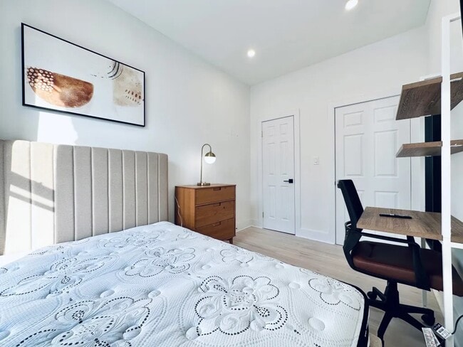 Photo - Furnished room/NOT APARTMENT Unit 3