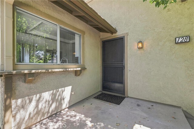 128 Clearbrook