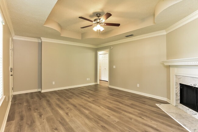 Photo - 295 Sanders Dr