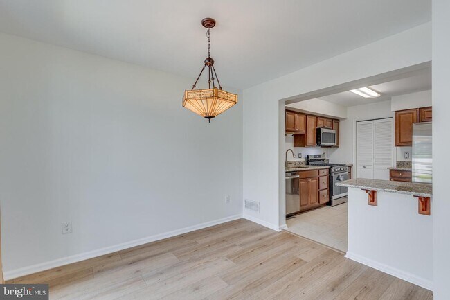 Photo - 3704 Fenwick Ln