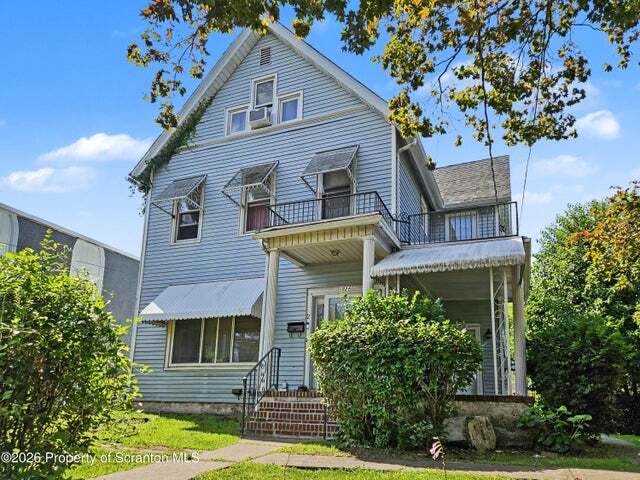 Building Photo - 828 Cedar Ave