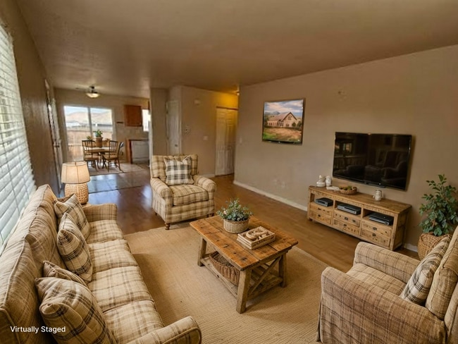 Photo - 3/2 Duplex with fenced yard and private courtyard