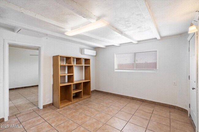 Photo - 703 W 1st Pl