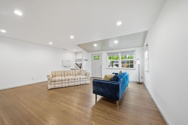 Photo - Updated 3 Bed, 1 Bath Home for Lease in Prime Midtown Location!