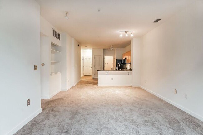 Photo - 2020 5th Ave S Unidad 437