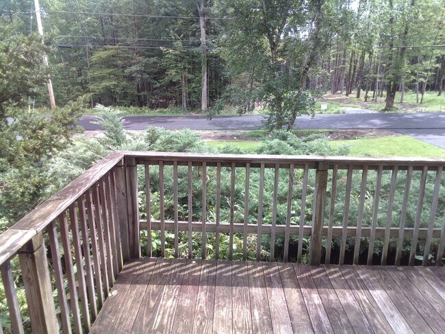 86 Sand Hill Rd Unidad Left
