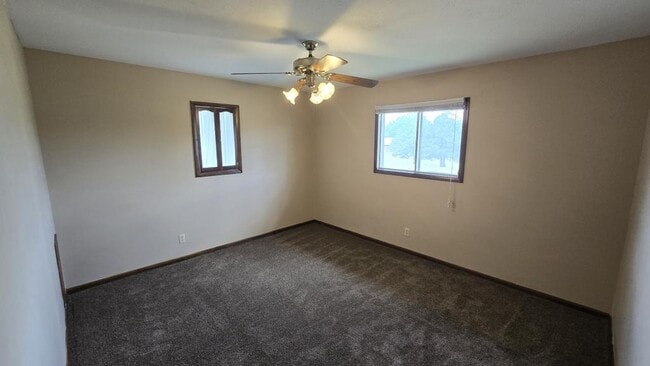 Photo - 1444 N B St