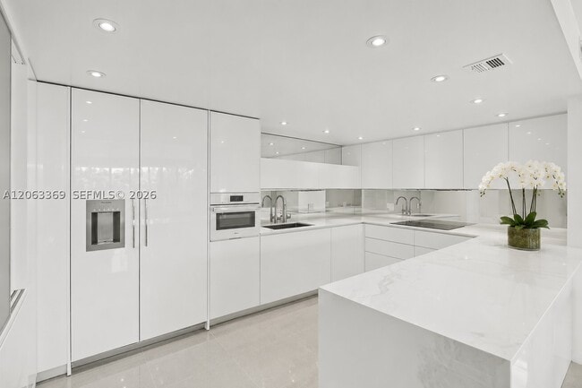 Building Photo - 155 Ocean Ln Dr Unit 208