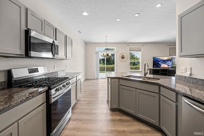 Photo - 2911 Poinciana Dr