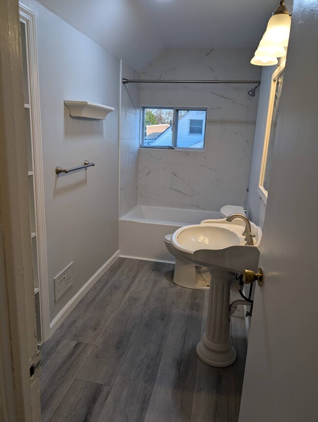 Photo - 132 Avondale Dr