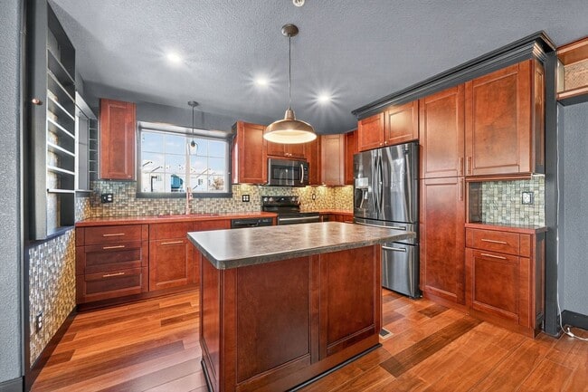 Photo - 14300 Waterside Ln