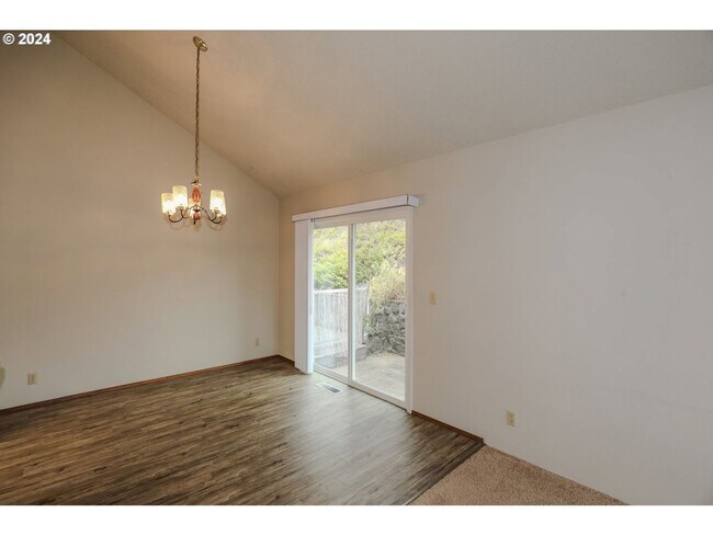 Photo - LY-0000 Unit 3069 NE Slope St