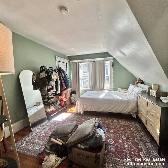 Photo - 8 Selkirk Rd Unit 2