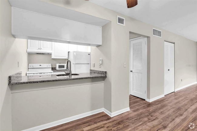 Building Photo - 1799 N Highland Ave Unit D28 Rental