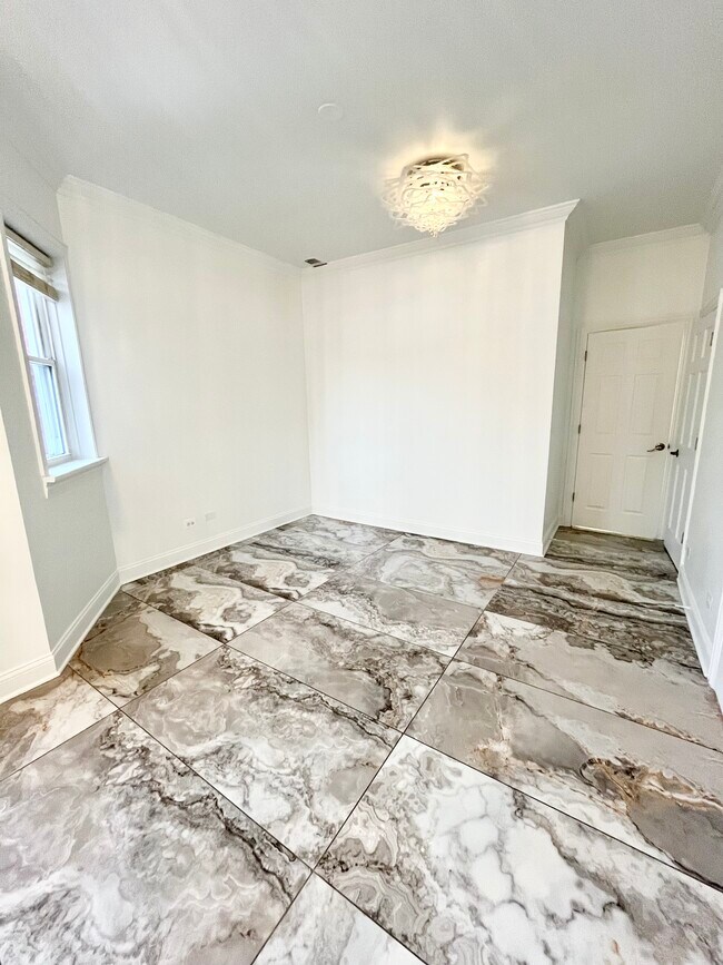 Photo - 6712 N Clark St Unit 4BedintheHeartofRog