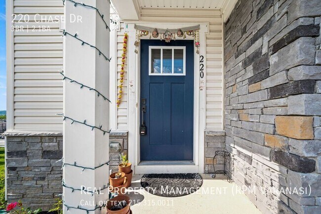 Photo - 220 Chase Dr