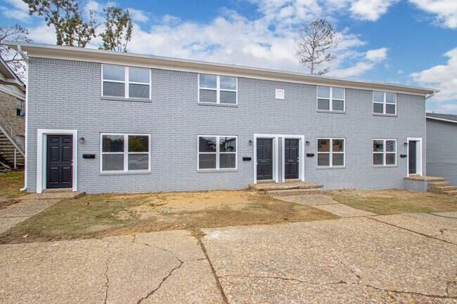 Photo - 1820 Sanford Dr