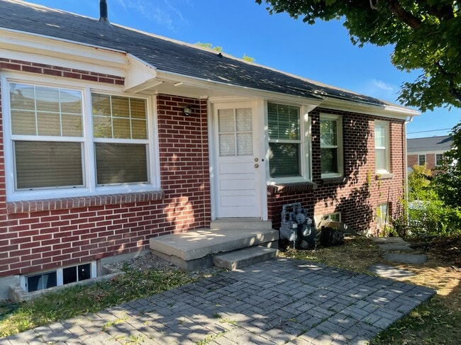 Photo - 781 E 11th Ave