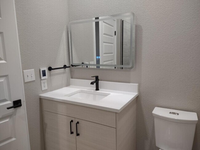 second bath - 8318 S Independence Cir Unit 203