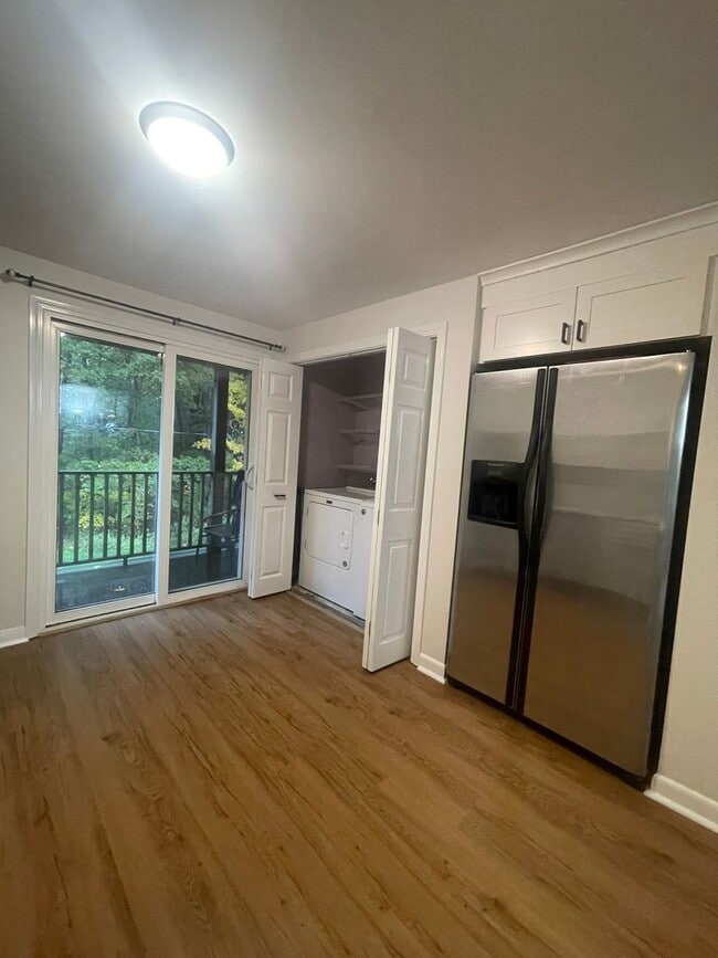 Building Photo - Downtown Kittery- close to the Shipyard