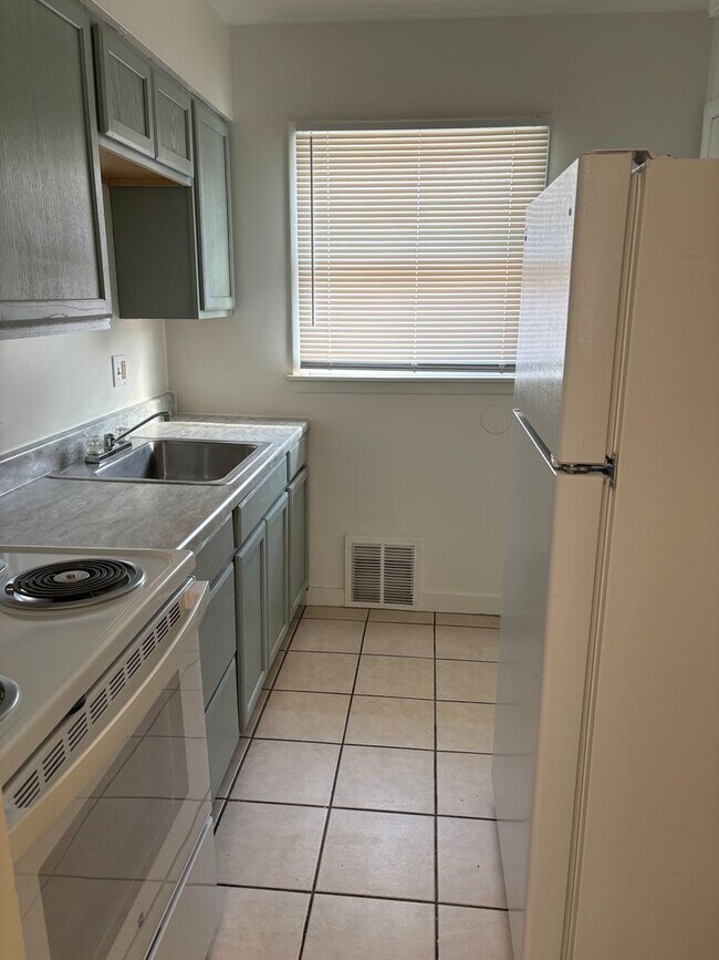 Photo - 2BR/1BA Updated Home – Vouchers Welcome!