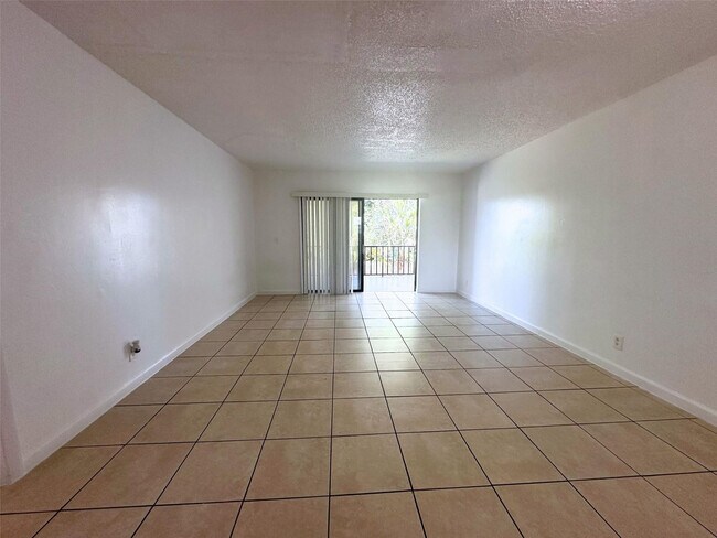 Photo - 928 S Federal Hwy Unidad 20