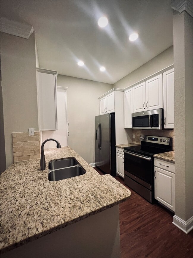 Building Photo - 5353 Memorial Dr Unit 4018 Rental