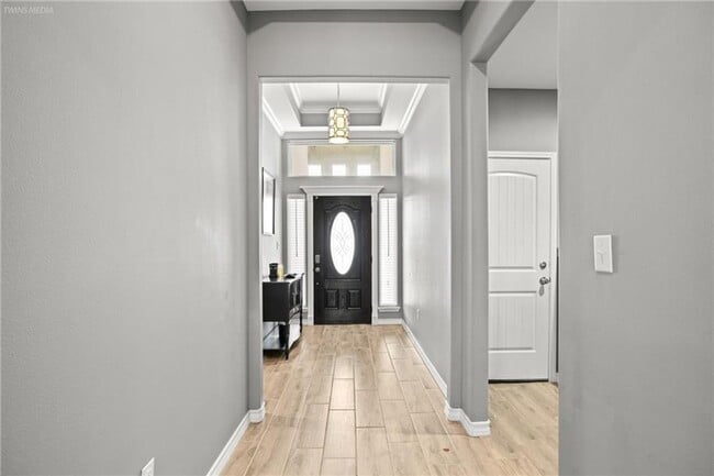 Photo - 3921 Woodhouse Ln