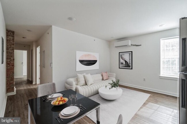Photo - 407 S 42nd St
