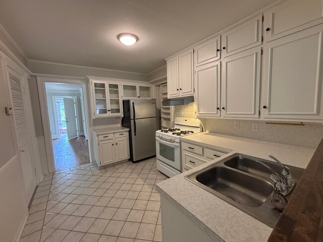 Photo - 233 Monroe St
