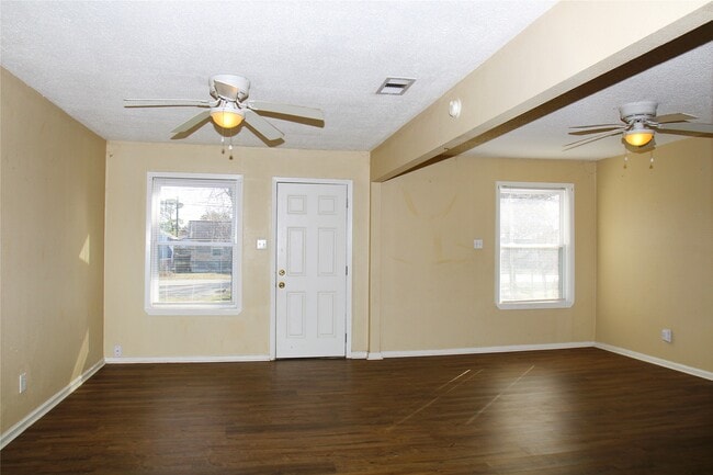 Photo - 520 Mckee St