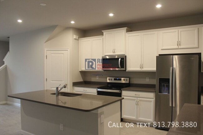 Photo - 26052 Woven Wicker Bnd