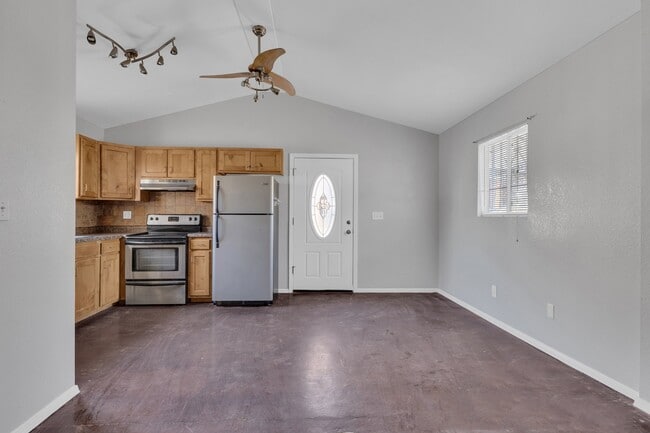 Photo - 1127 N El Paso St Unit 5