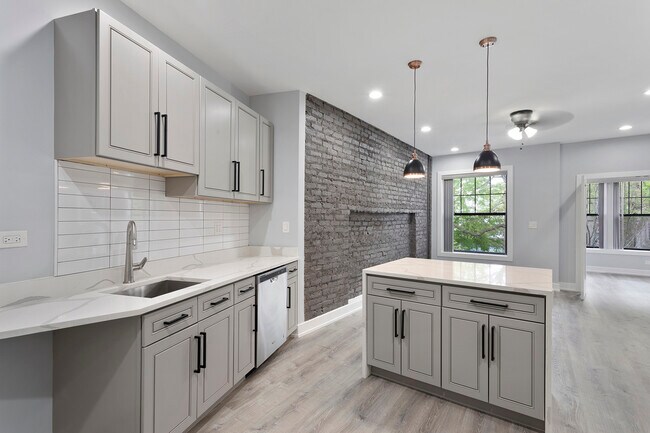 Photo - 7644 N Eastlake Terrace Unidad 2