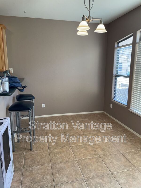 Photo - 2600 E Springfield Pl