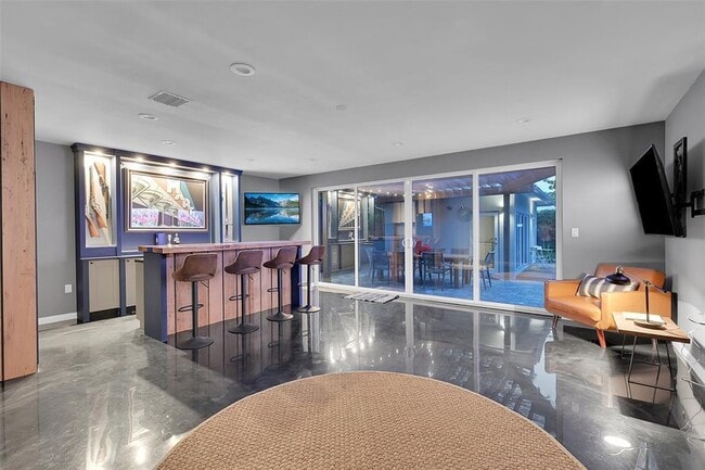 Photo - 640 NE 17th Way