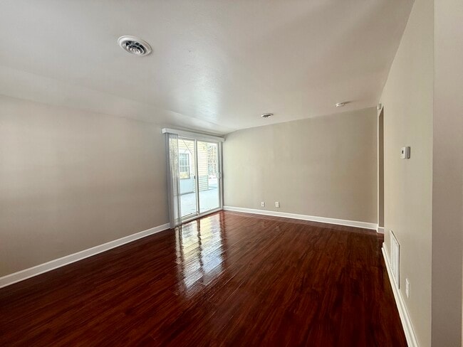 Photo - 1805 Baird St